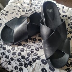 EILEEN FISHER Black cross strap Leather Sandals Size 8💐